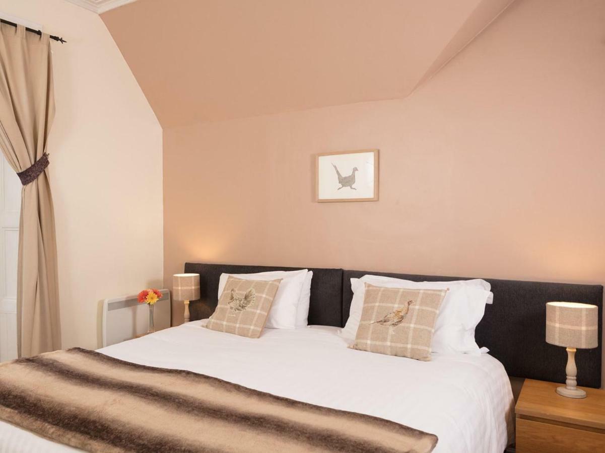 The Gordon Arms Hotel West Linton Eksteriør bilde