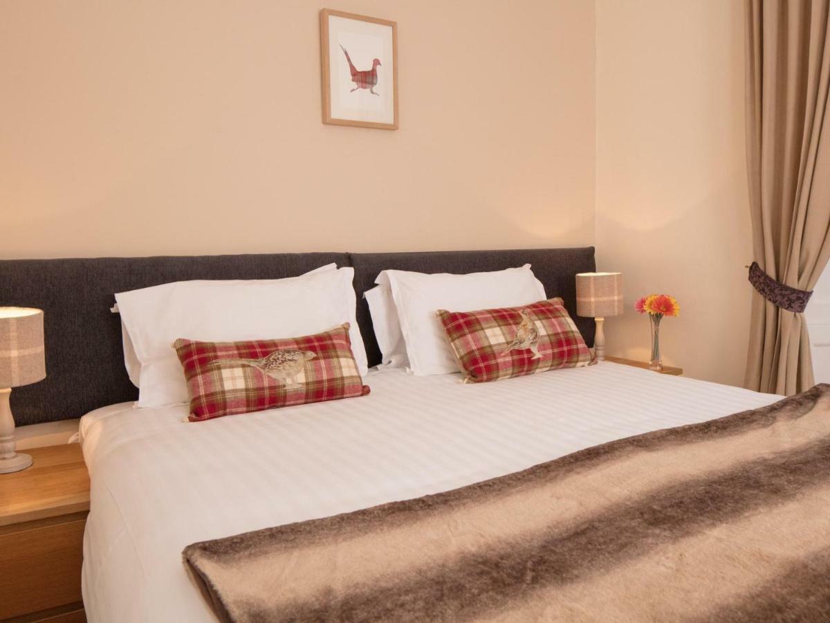 The Gordon Arms Hotel West Linton Eksteriør bilde