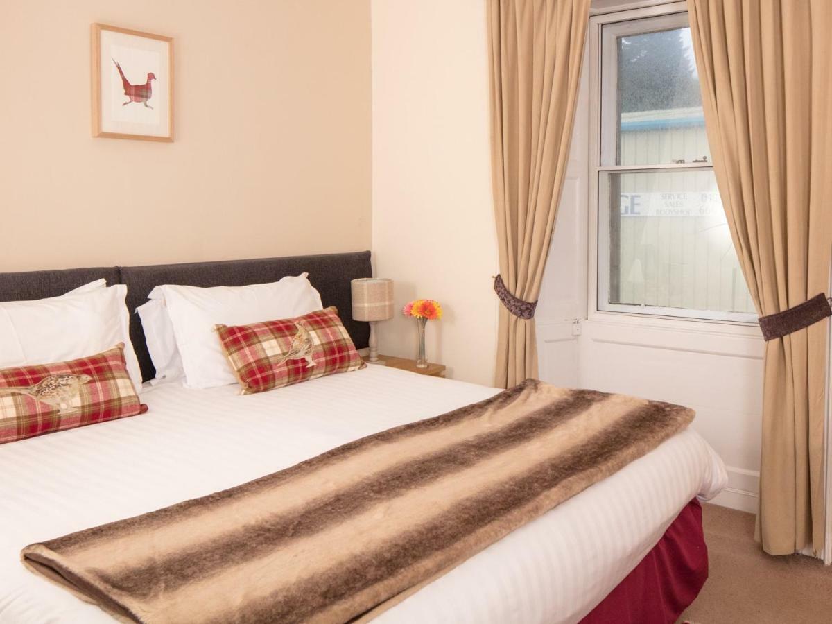 The Gordon Arms Hotel West Linton Eksteriør bilde